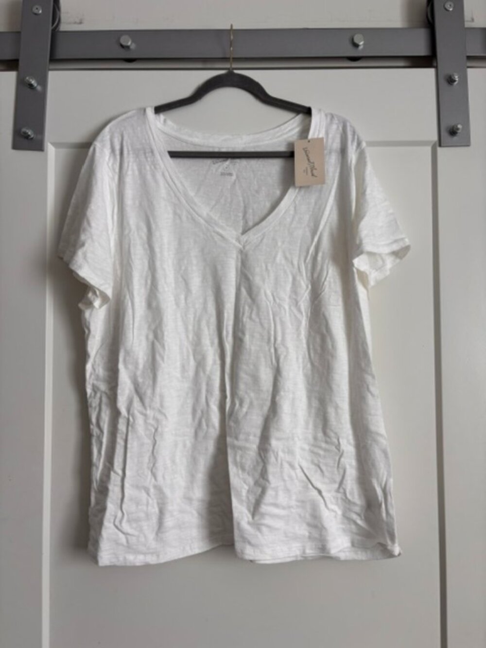 Universal Thread V-Neck T-Shirt NWT 2X